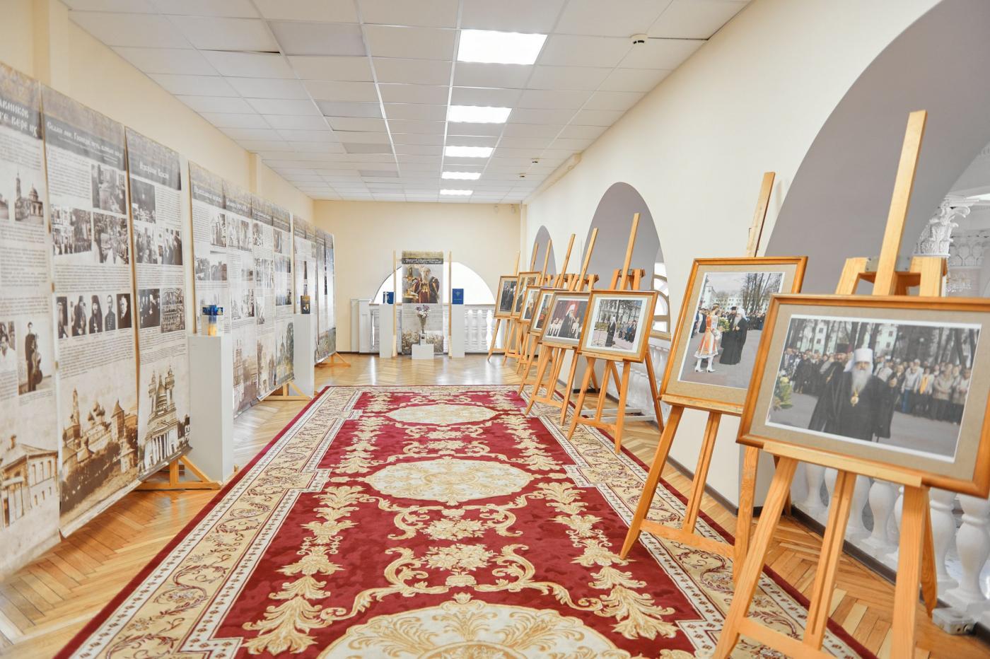 Выставка-экспозиция «Торжество присутствия»